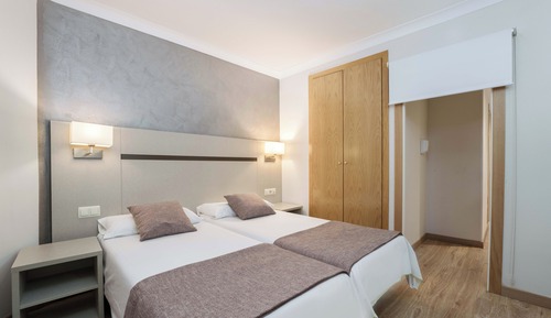 Family Room, 2 Bedrooms 2-4 people