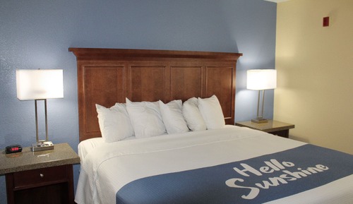 Studio Suite, 1 King Bed, Non Smoking, Jetted Tub