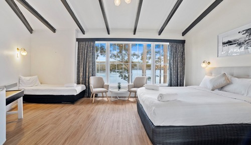 Deluxe Sea View Twin