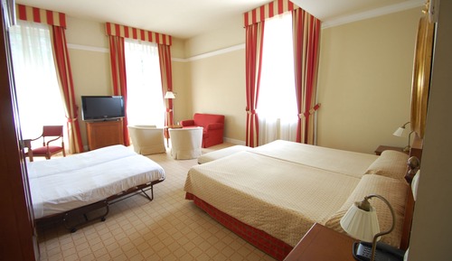 Double Room (extra bed)