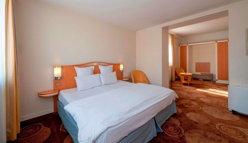 Prestige Suite 