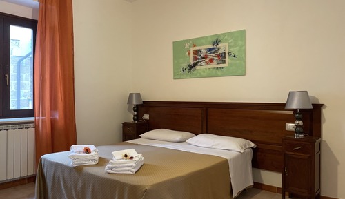 Appartamento Classic , 2 camere da letto , un soggiorno con angolo cottura , visat parco