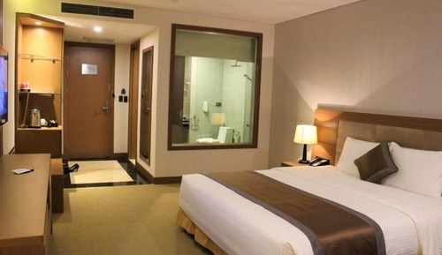 Deluxe King Room