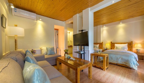 Boutique Suite With 2 Queen Beds