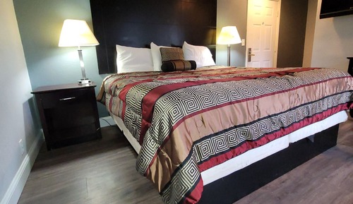 Standard Room, 1 King Bed, Non-Smoking