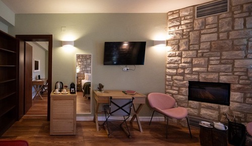Family Studio Suite, 2 Bedrooms (Superior)