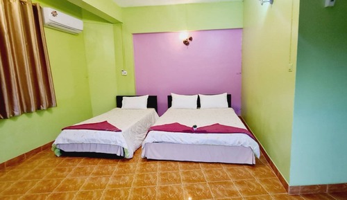 Triple Room with Air-Conditioner 