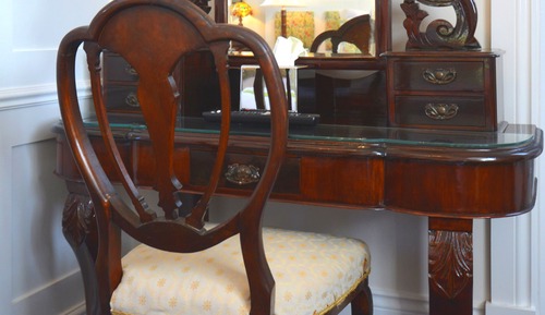 7 Charles Dickens room