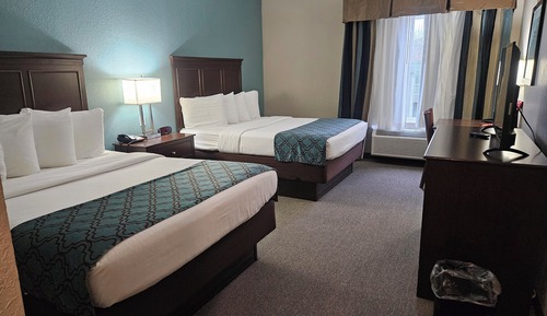 Basic Double Room, 2 Queen Beds, Accessible