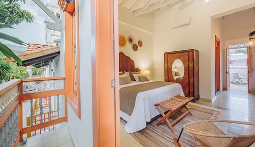 Deluxe Room (3)