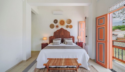 Deluxe Room (4)