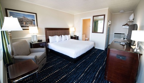 Room, 1 King Bed, Non Smoking