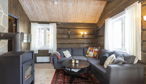 Cabin, 2 Bedrooms, Slope side, Location Tiur