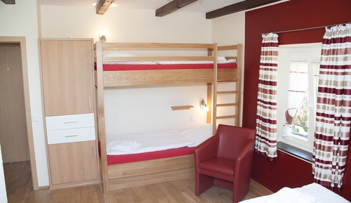 Standard Quadruple Room (9)
