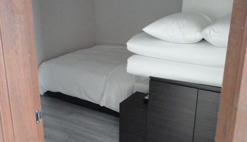 Suite (B)