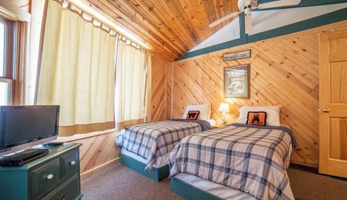 Villa #11- Mama Bears Den