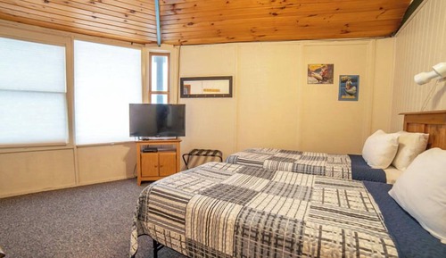 Villa #8- Timber Wolf