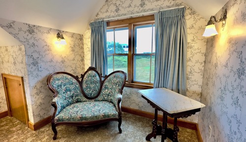Room, 1 Queen Bed, Non Smoking, Garden View