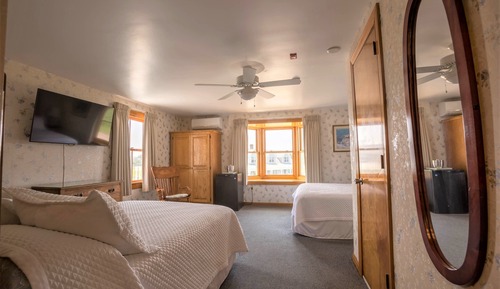 Room, 2 Queen Beds, Non Smoking, Garden View