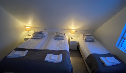 Basic Triple Room, Shared Bathroom (206)