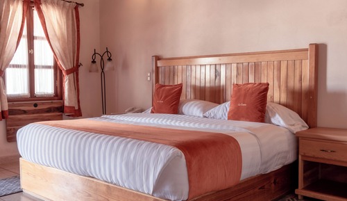 Standard Room, 1 King Bed