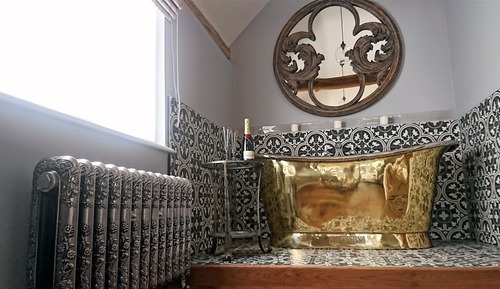 Deluxe King Room with Luxury Bath