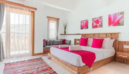 Standard Double Room, 1 Queen Bed, Non Smoking, Mountain View