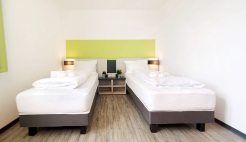 Standard Twin Room, Private Bathroom
