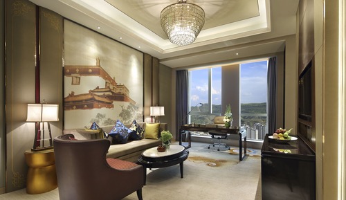 Deluxe Suite