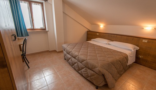 Economy Room