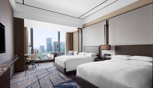 Club Room, 2 Twin Beds, City View