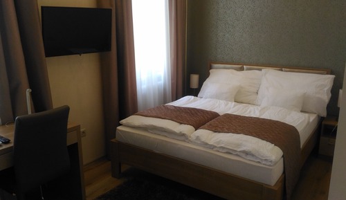 Deluxe Double Room, 1 Queen Bed, Courtyard View, Courtyard Area