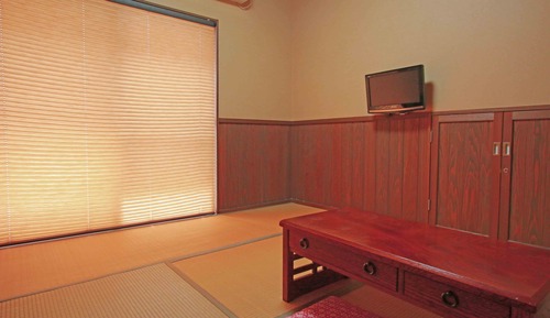 Japanese-Style Single Room with Shared Bathroom