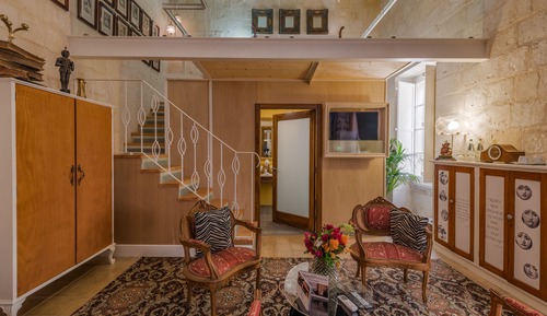 Suite (with Maltese Balcony)