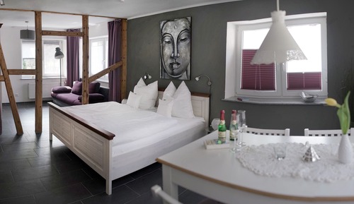 Exclusive Suite, Private Bathroom, River View (SILBER)