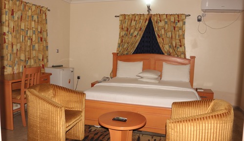 Deluxe Suite