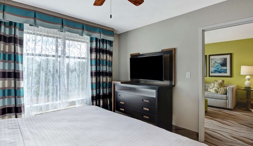 Suite, 1 King Bed, Accessible (Hearing)