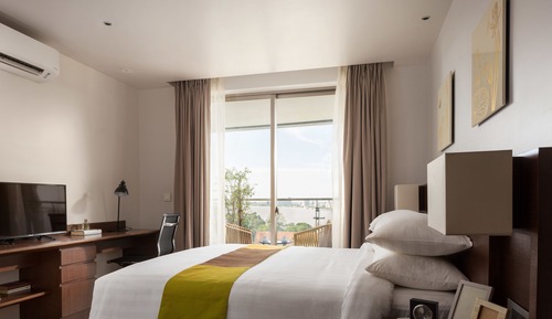 2 Bedroom Suite, Royal Palace and River View