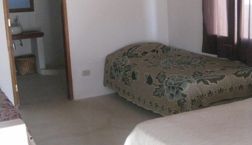 Family Room (up to 5 pax)