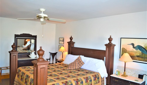 Signature Single Room, 1 King Bed, Private Bathroom, Bay View