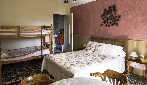 Room (Magnolia)