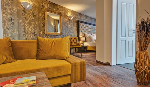 Deluxe Double Room, Non Smoking (Gold)