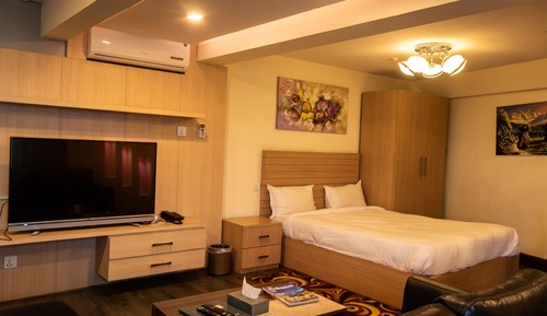 Diamond Suite