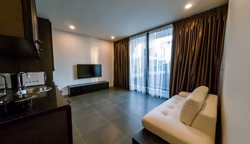Suite (Sapphire)
