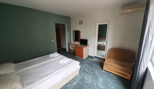 Comfort Triple Room