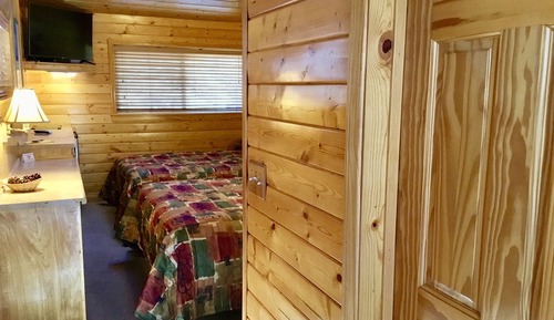 Basic Room, 2 Queen Beds, Non Smoking (101)