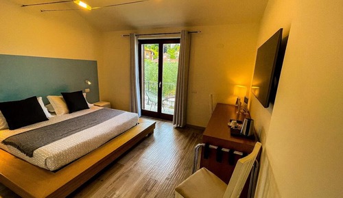 Superior Double or Twin Room, Lake View