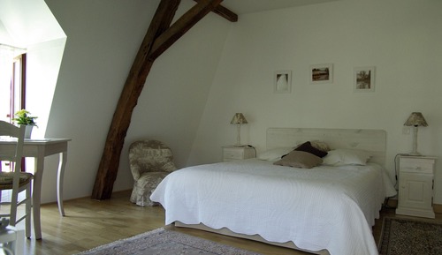 Double Room (Lys Blanc)