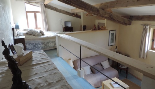 Room (La Grange)
