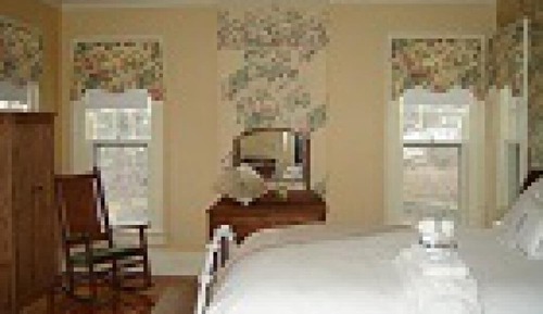 Standard Double Room, Shared Bathroom (English Tea Rose )